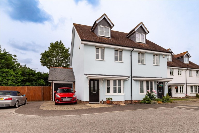 Walter Mead Close, Ongar
