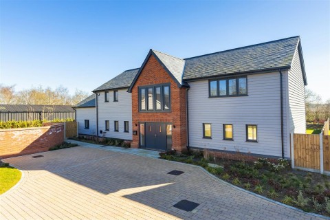 View Full Details for MEADOW VIEW, Epping Lane, Stapleford Tawney,