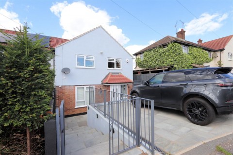 View Full Details for Shaftesbury Road, Epping