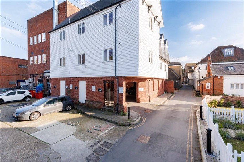 Images for Buttercross Lane, Epping