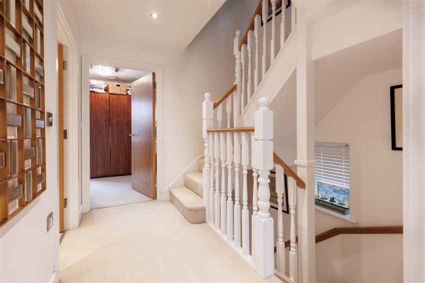 Images for Mowbray Close, Epping