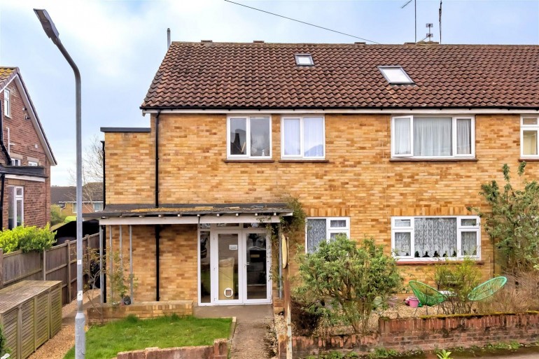 Amesbury Close, Epping