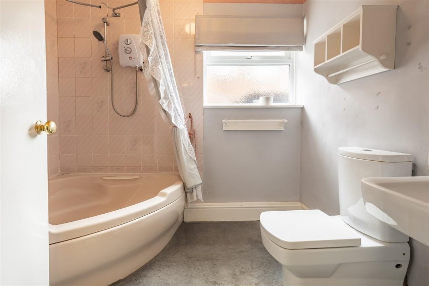 Images for Amesbury Close, Epping