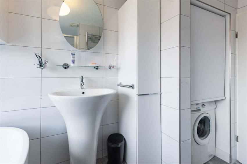 Images for Pine View Manor, Hartland Road, Epping