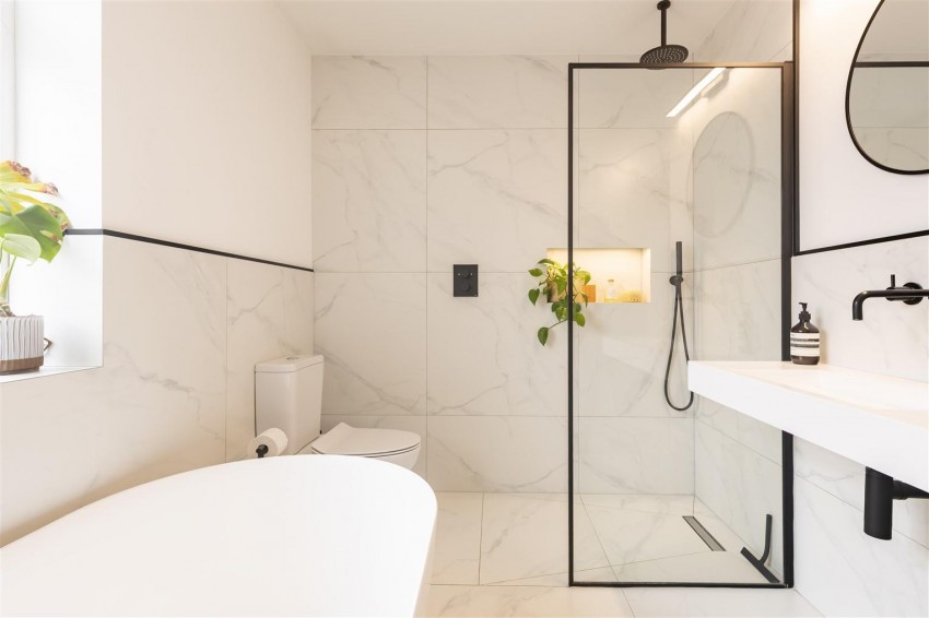 Images for Woodland Way, Theydon Bois, Epping