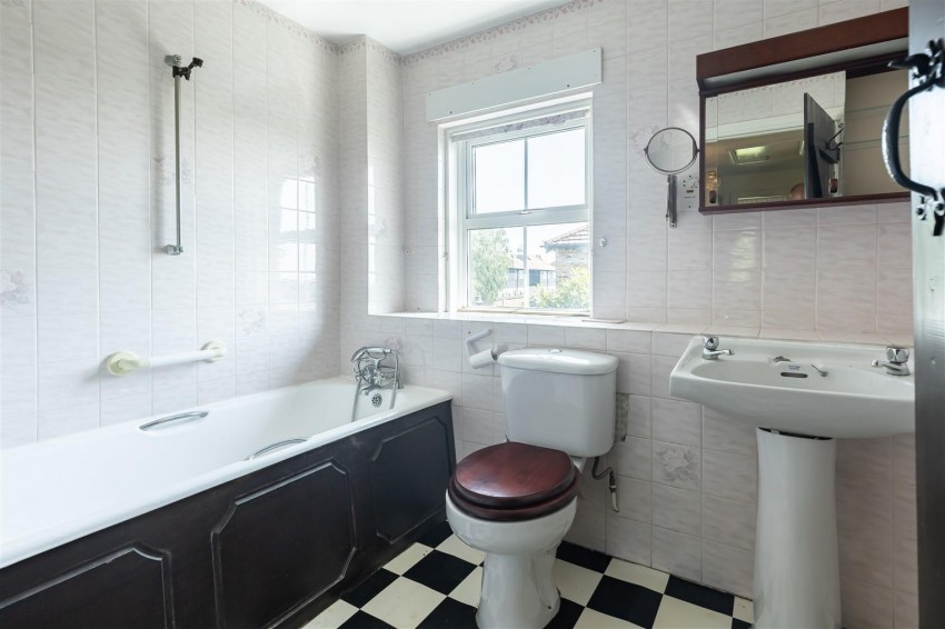 Images for The Magpies, Epping Green