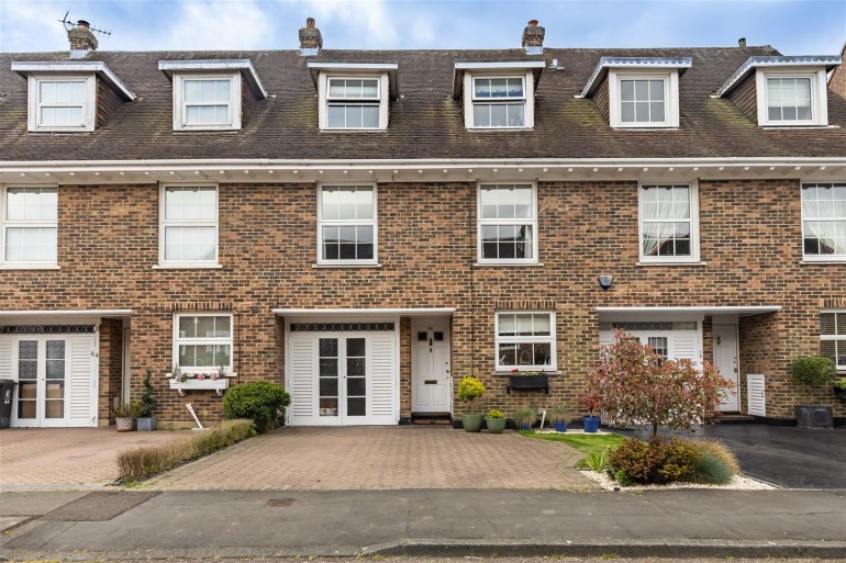 Theydon Grove, Epping