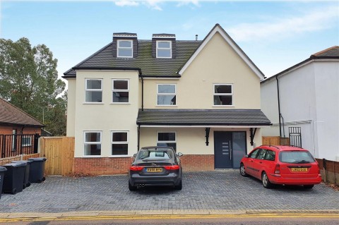 View Full Details for Hemnall Street, Epping