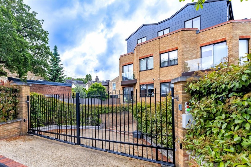 Images for Palmerston Road, Buckhurst Hill