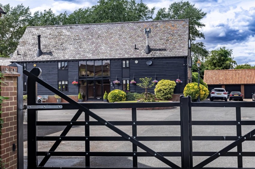 Images for Barns Court, Harlow