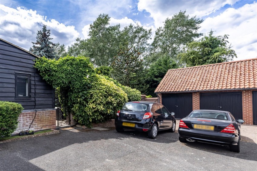 Images for Barns Court, Harlow