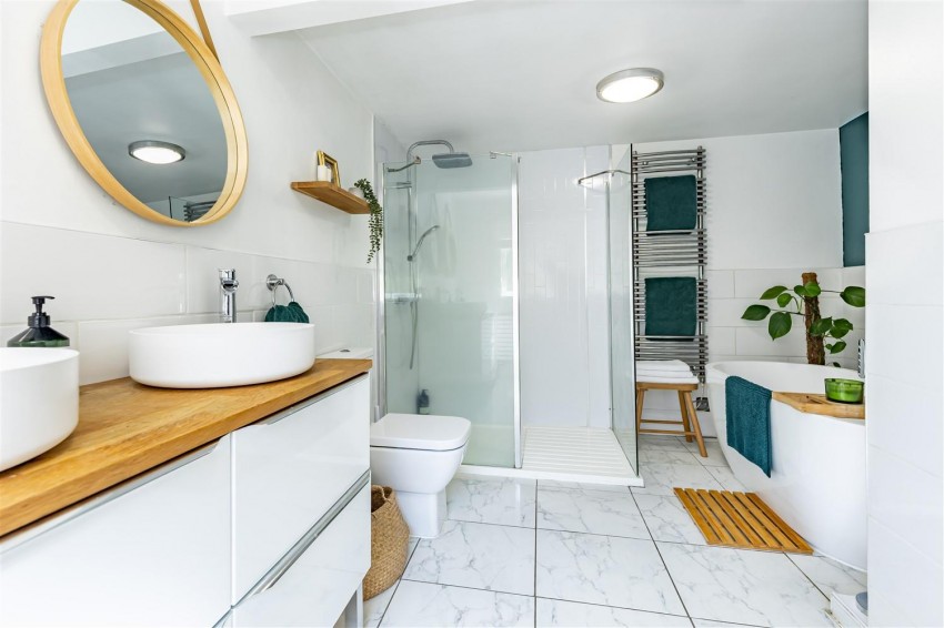 Images for Woodfield Terrace, Thornwood