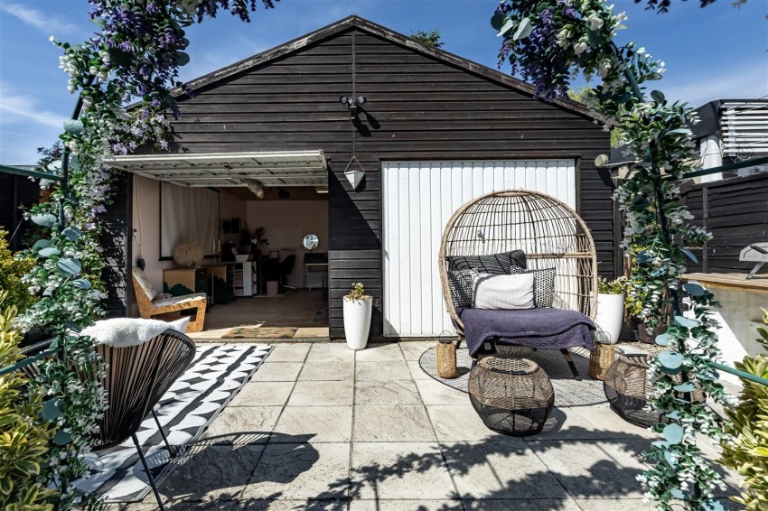 Images for Woodfield Terrace, Thornwood