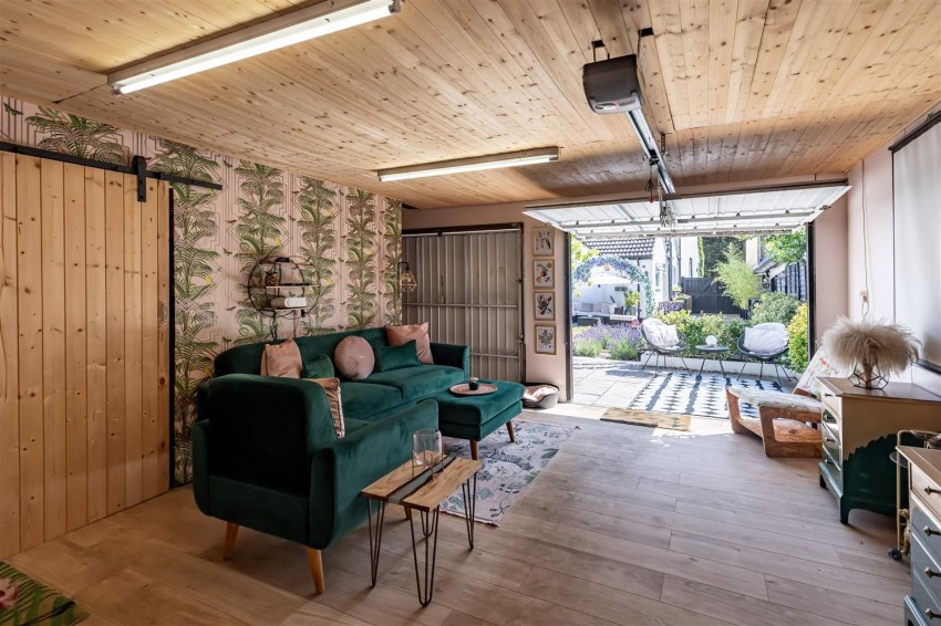 Images for Woodfield Terrace, Thornwood