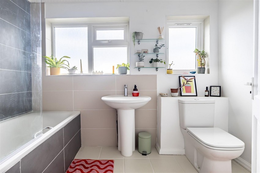 Images for Shaftesbury Road, Epping