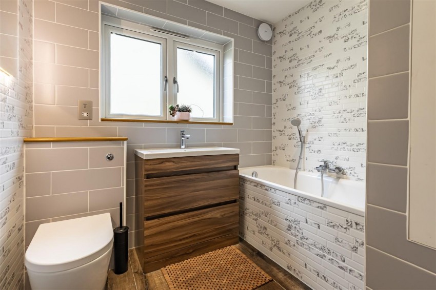 Images for Lower Swaines, Epping