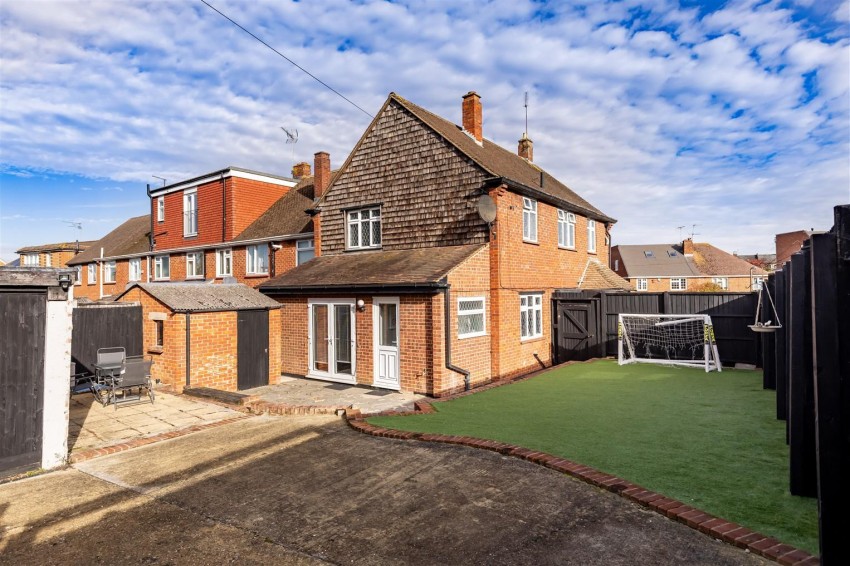 Images for Upper Swaines, Epping