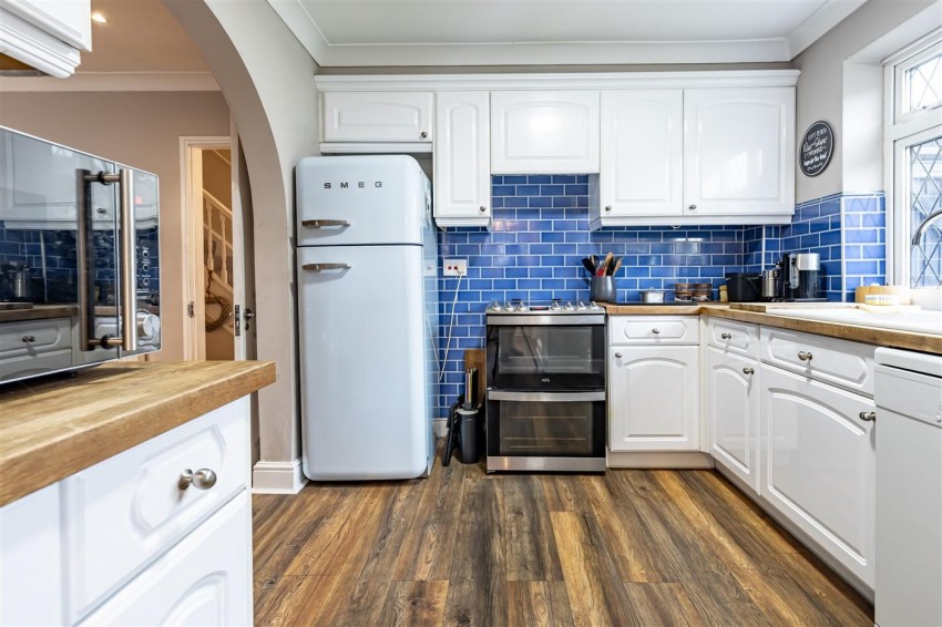 Images for Upper Swaines, Epping