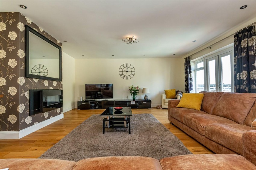 Images for Barn Hill, Roydon