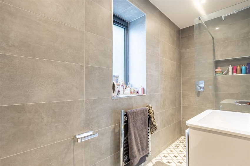 Images for Kendal Avenue, Epping