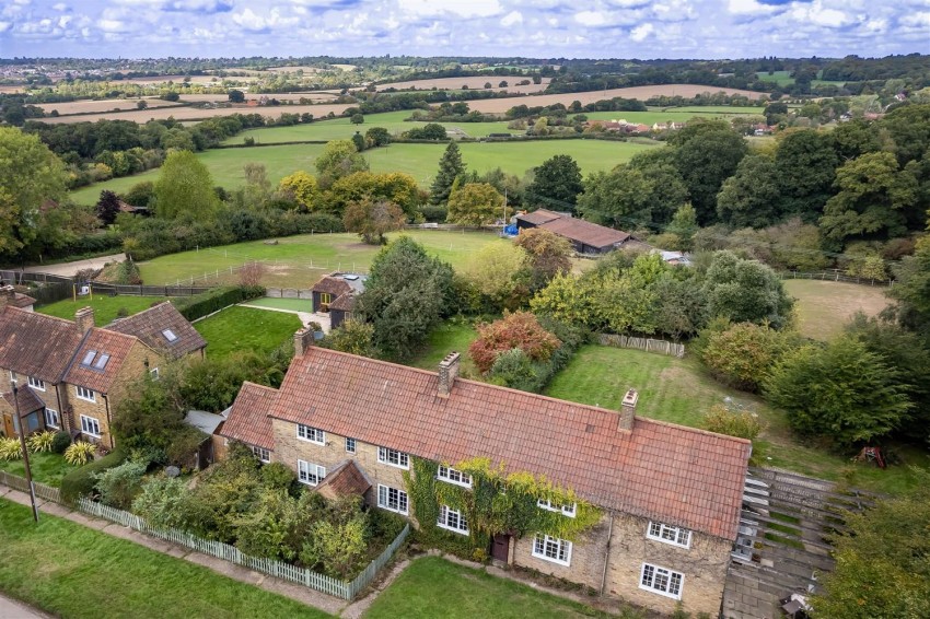 Images for Hilltop Cottages, Mount Road, Theydon Mount.
