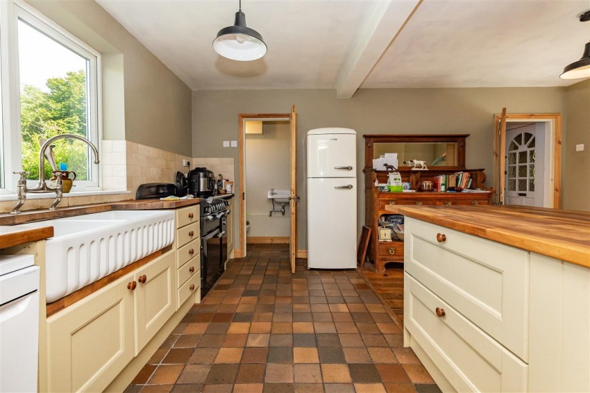 Images for Hilltop Cottages, Mount Road, Theydon Mount.