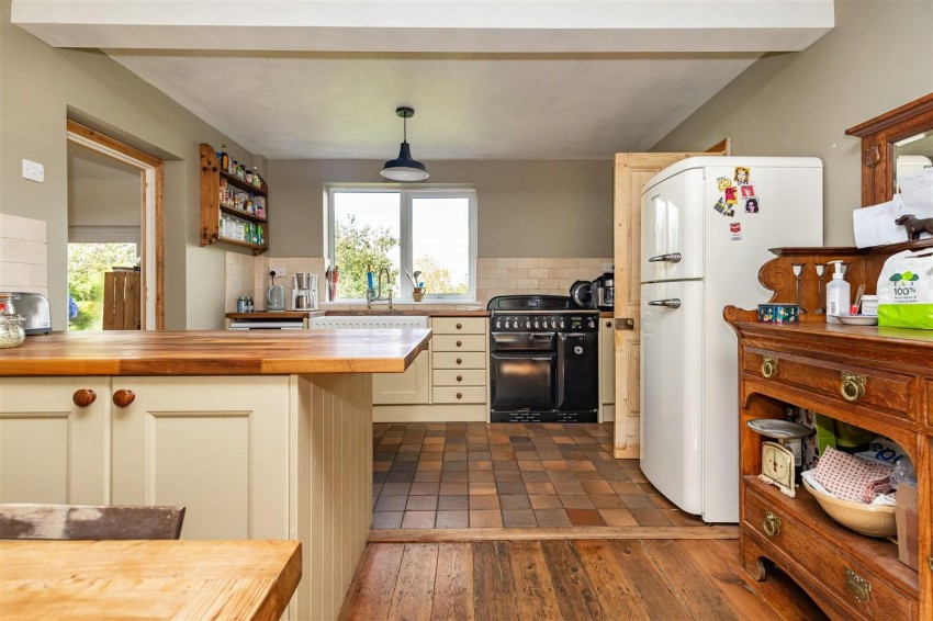 Images for Hilltop Cottages, Mount Road, Theydon Mount.