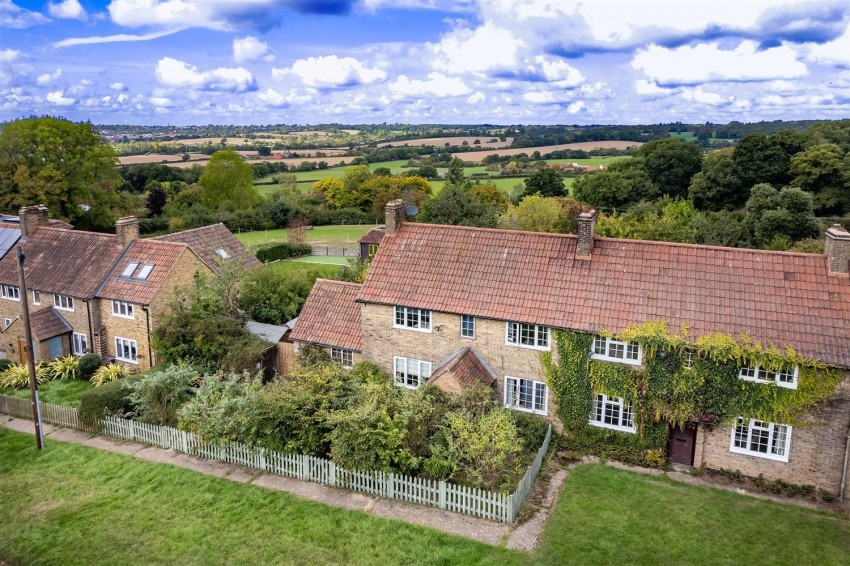 Images for Hilltop Cottages, Mount Road, Theydon Mount.