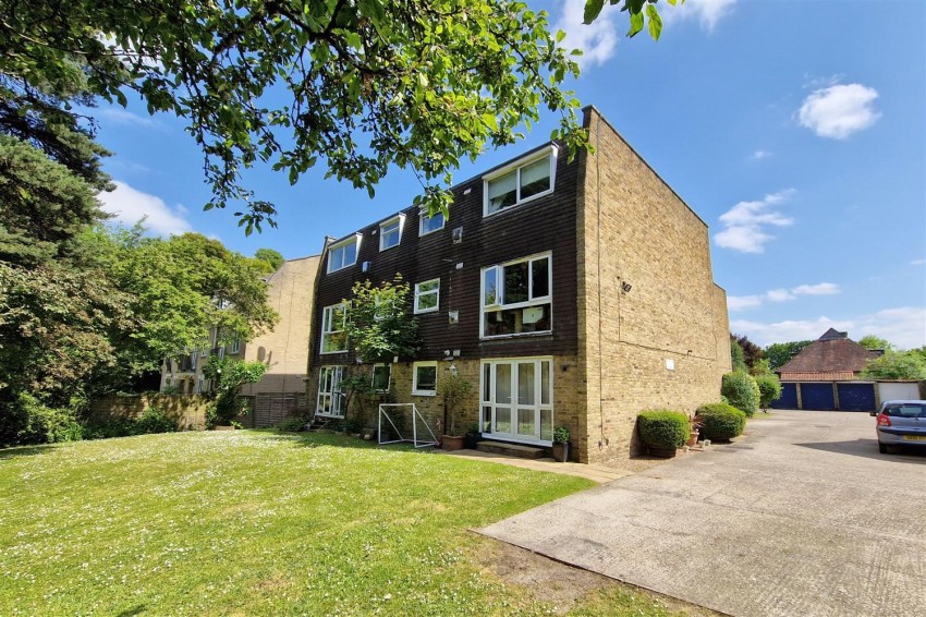 Images for The Lodge, The Plain, Epping