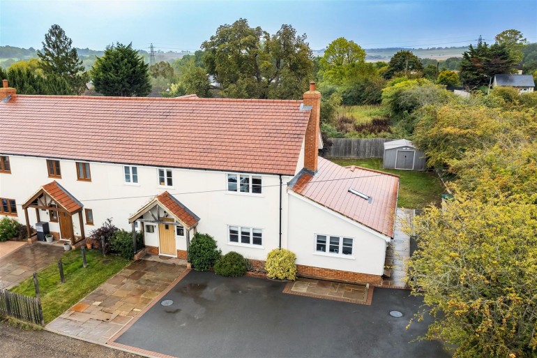 Bumbles Green, Nazeing
