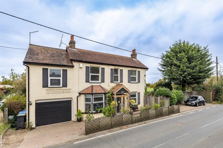 Epping Road, Epping Green