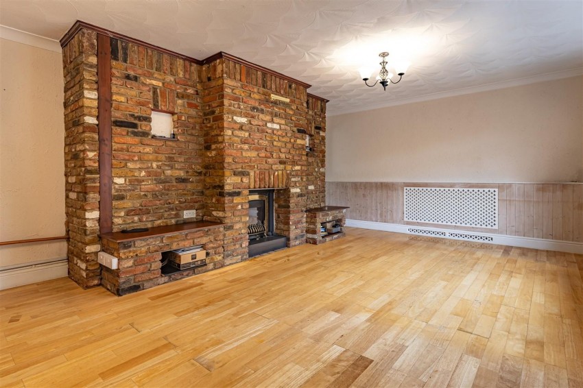 Images for Centre Drive, Epping