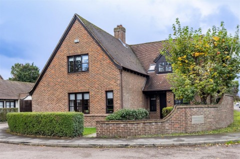 View Full Details for Roughtallys, North Weald