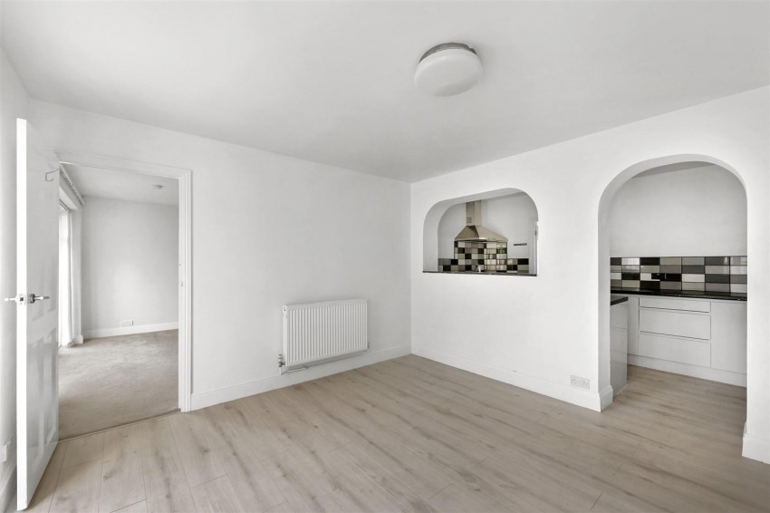 Images for Green Glade, Theydon Bois