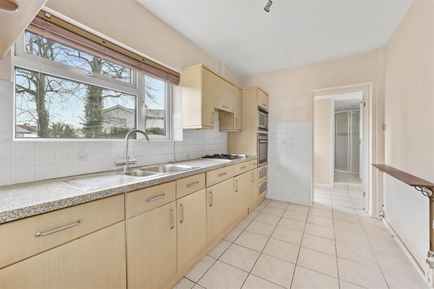 Images for Centre Drive, Epping