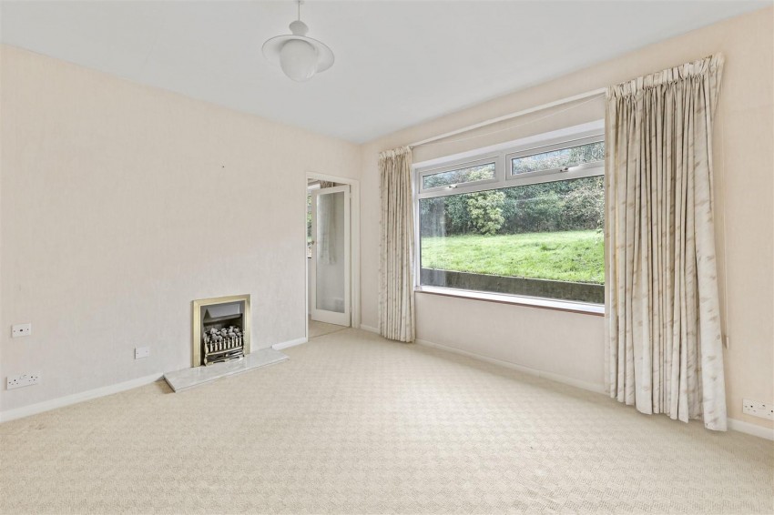Images for Centre Drive, Epping