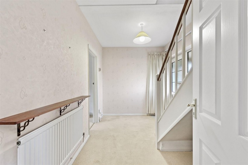 Images for Centre Drive, Epping