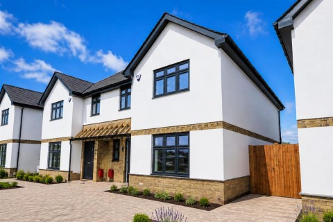 View Full Details for Rosewood, Upland Road, Thornwood,