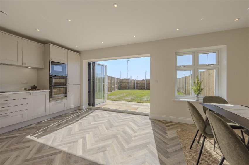 Images for Rosewood, Upland Road, Thornwood