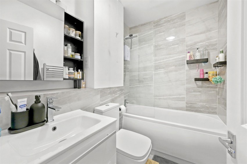 Images for Woodland Grove, Epping