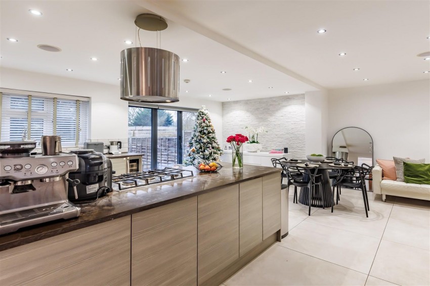 Images for Ivy Chimneys, Epping