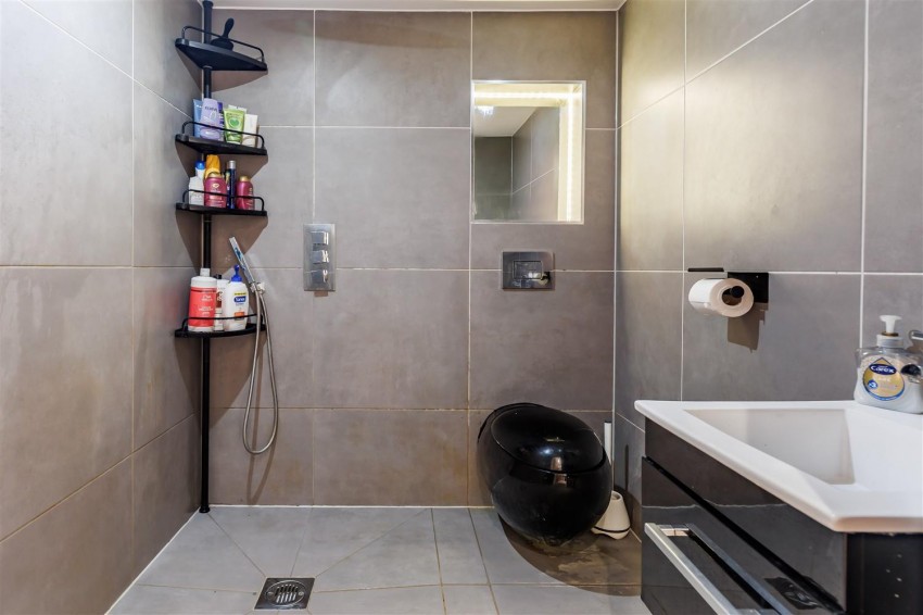 Images for Ivy Chimneys, Epping