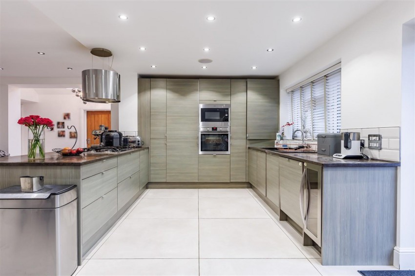 Images for Ivy Chimneys, Epping