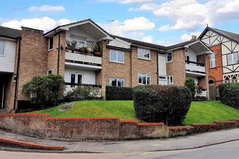 Cedar Court, Station Road, Epping