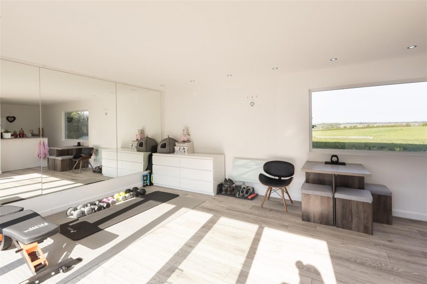 Images for Shaftesbury Road, Epping