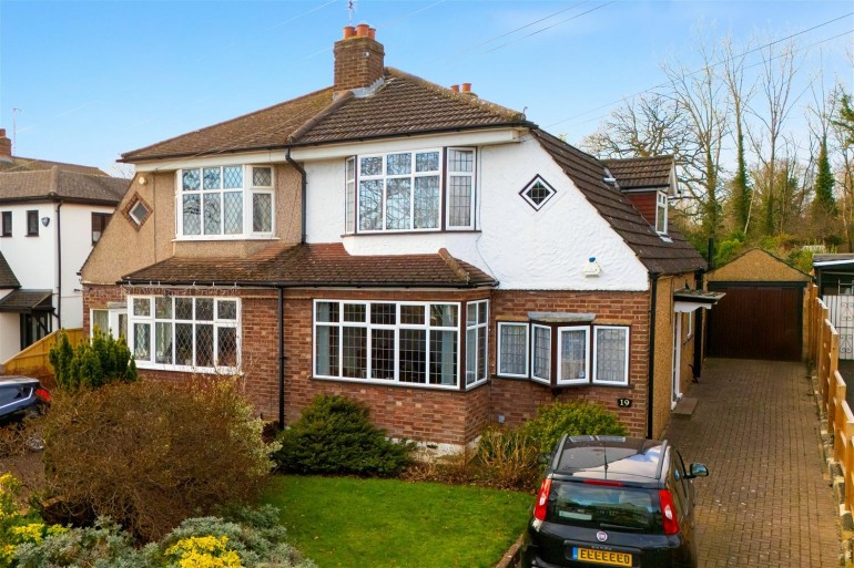 Morgan Crescent, Theydon Bois