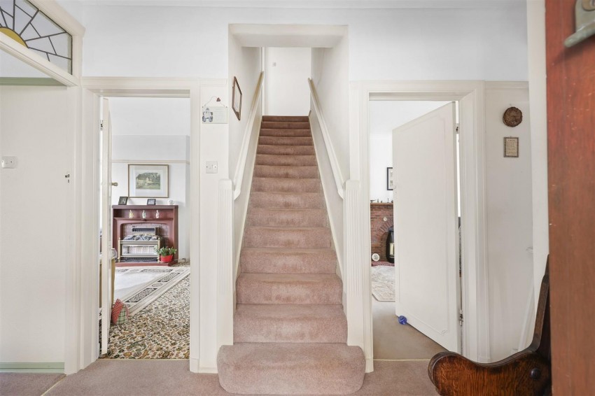 Images for Morgan Crescent, Theydon Bois