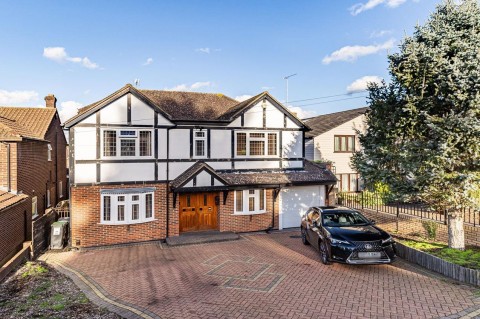 View Full Details for High View Close, Loughton