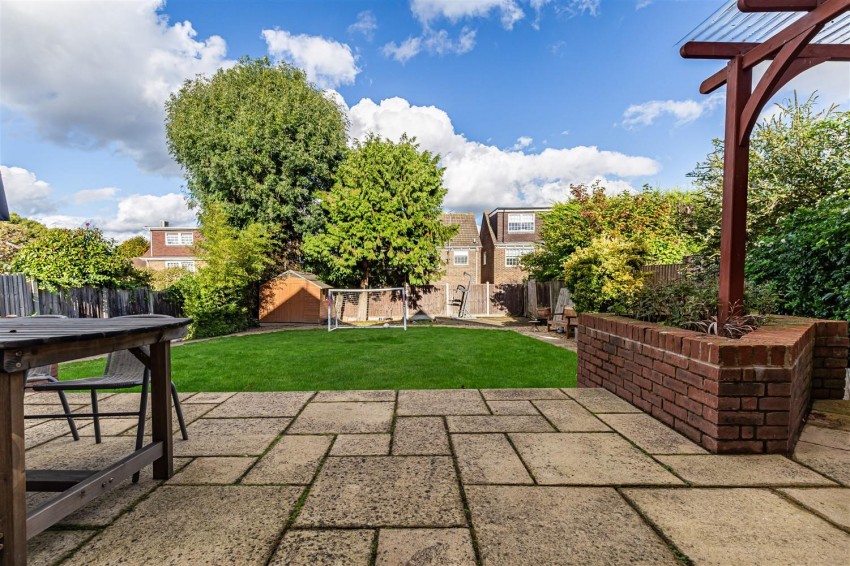 Images for High View Close, Loughton