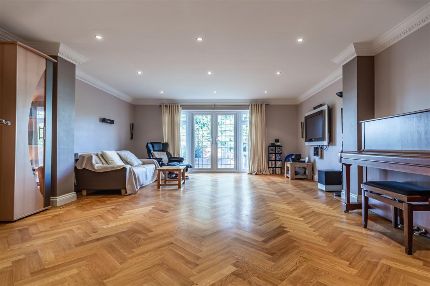 Images for High View Close, Loughton